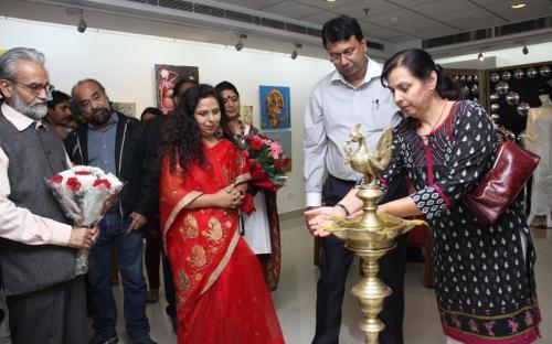Dr. Charu WaliKhanna, Member, NCW inaugurated exhibition “Paint for Justice” on 08.11.2012 at New Delhi, organized