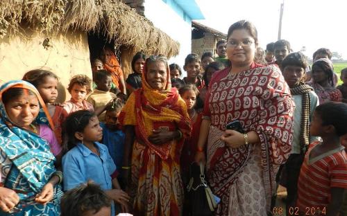 Ms. Hemlata Kheria, Member, NCW alongwith social activists/govt. officials and team of UMANG – Partners in Human Development visited Dulhin Bazar, Patna to study the condition of women specifically Dalit and Mahadalit women in Bihar