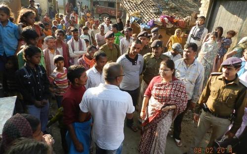 Ms. Hemlata Kheria, Member, NCW alongwith social activists/govt. officials and team of UMANG – Partners in Human Development visited Dulhin Bazar, Patna to study the condition of women specifically Dalit and Mahadalit women in Bihar